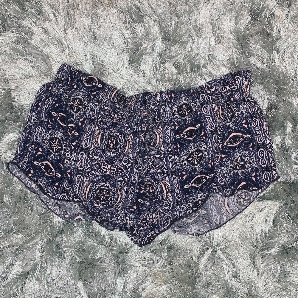 Me to We Pacsun shorts